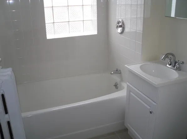 933 Green Bay Rd, Winnetka, IL 60093