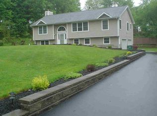 237 Smith Rd, Poughkeepsie, NY 12603