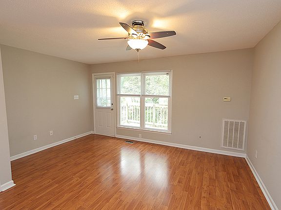 5th image of 20 Durbin Pl #1