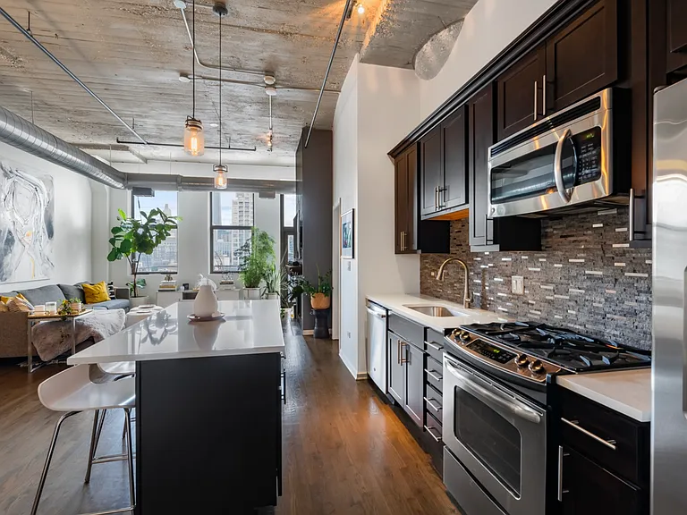 758 N Larrabee St #617 — Photo 6