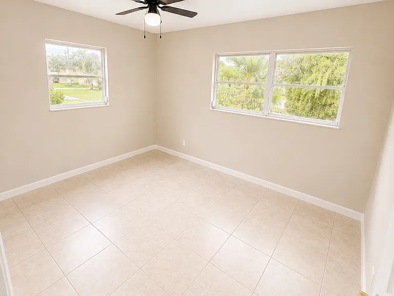 1776 N Meador Ct — Photo 5