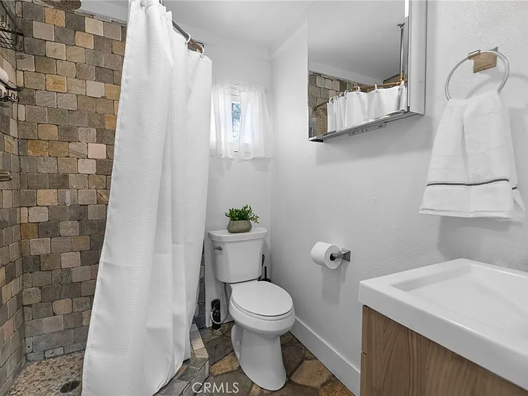 718 Talmadge Rd — Photo 8