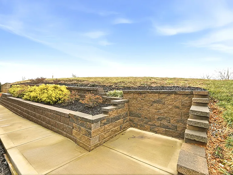 9924 Winding Hill Ln — Photo 31