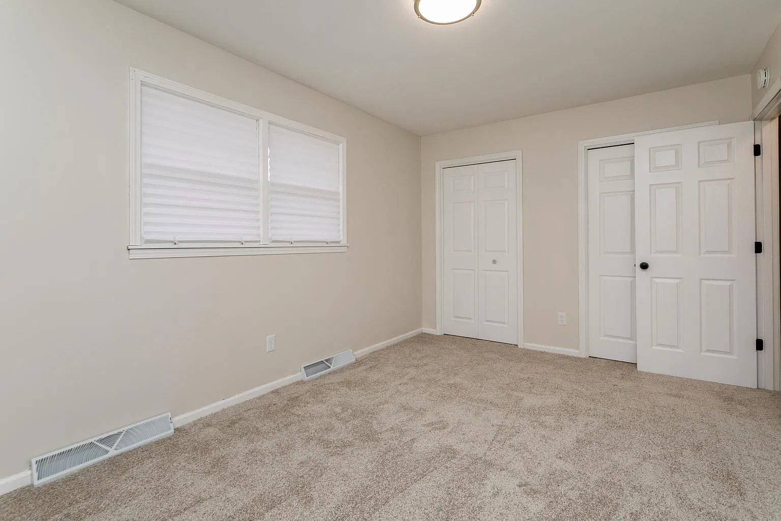 3 bed, 1.5 bath, $1,350 — Photo 4