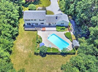 41 Farrwood Dr, Andover, MA 01810