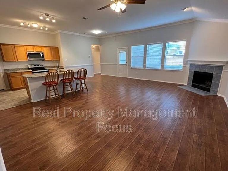 1004 Trickham Dr — Photo 4