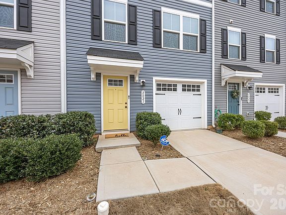3rd image of 3021 Fiddlewood St