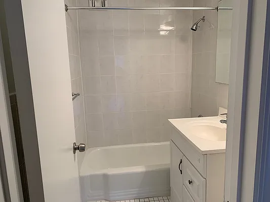 Rented by Stonehenge NYC LLC | media 11