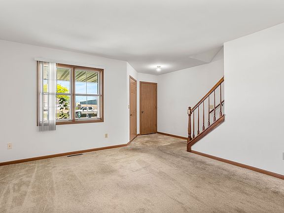 3rd image of 510 Pheasant Dr #512