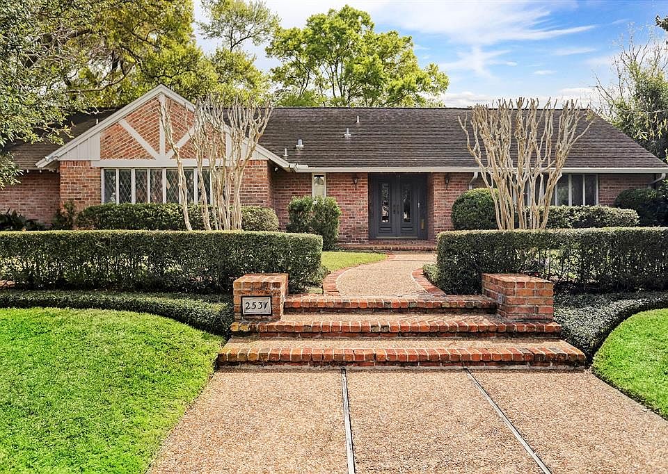 1st image of 2531 Blue Bonnet Blvd