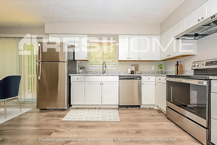 3 bed, 2.5 bath, 1828 sqft, $1,645 — Photo 2
