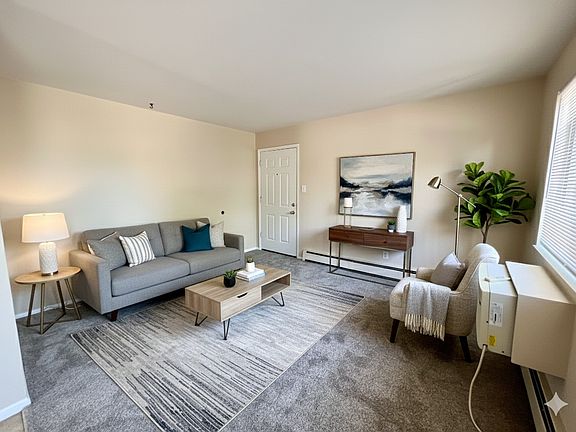 3rd image of 2924 N Arcadia St APT 25