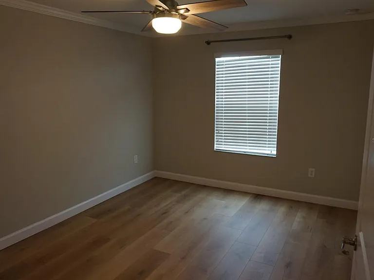 1535 W Cass St — Photo 15