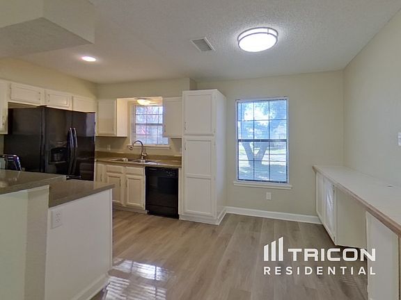 4th image of 5900 Sea Breeze Ln