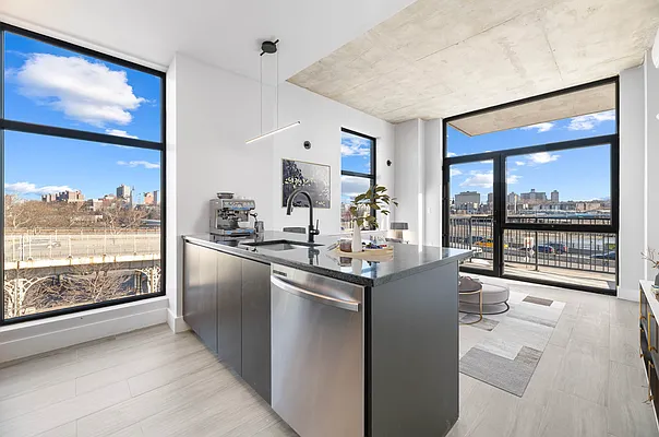 Rented by REAL New York | media 21