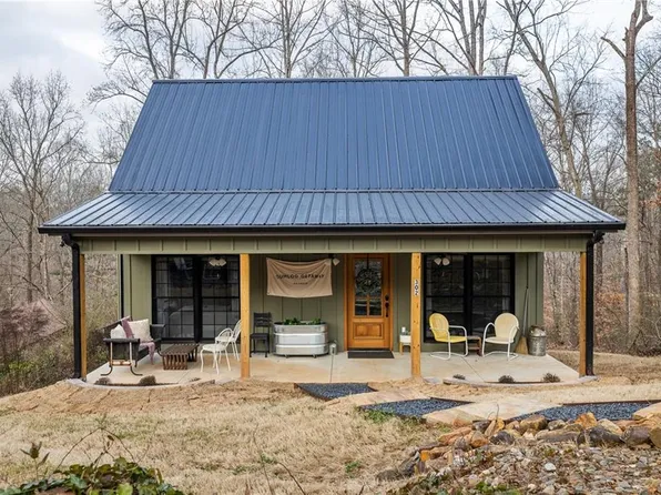 302 Gumlog Dr, Lavonia, GA 30553