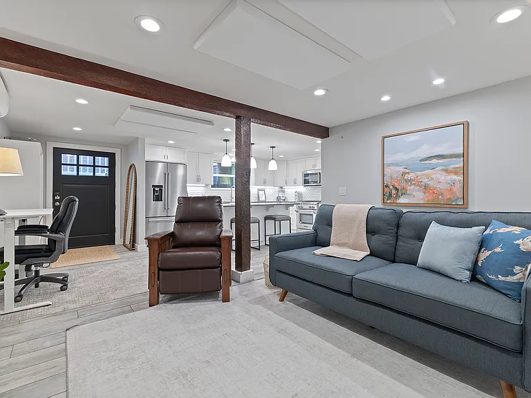 2061 NW Kearney St — Photo 12