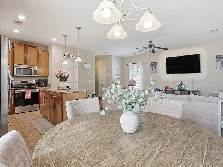 50 Starshine Cir — Photo 4