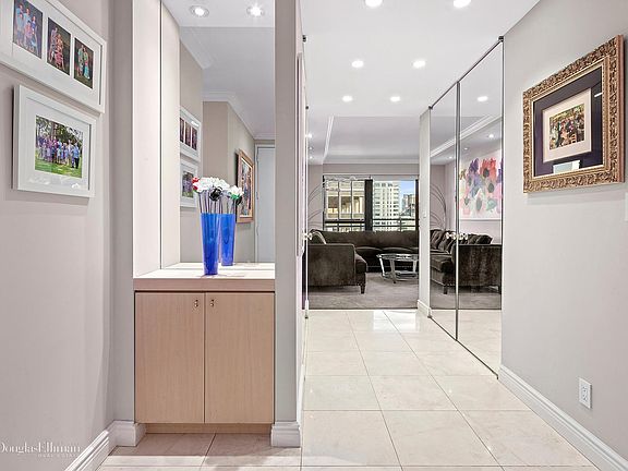 4th image of 240 E 47th St APT 19C