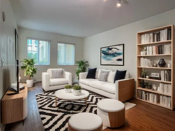7355 SW 89th St APT 420N, Miami, FL 33156