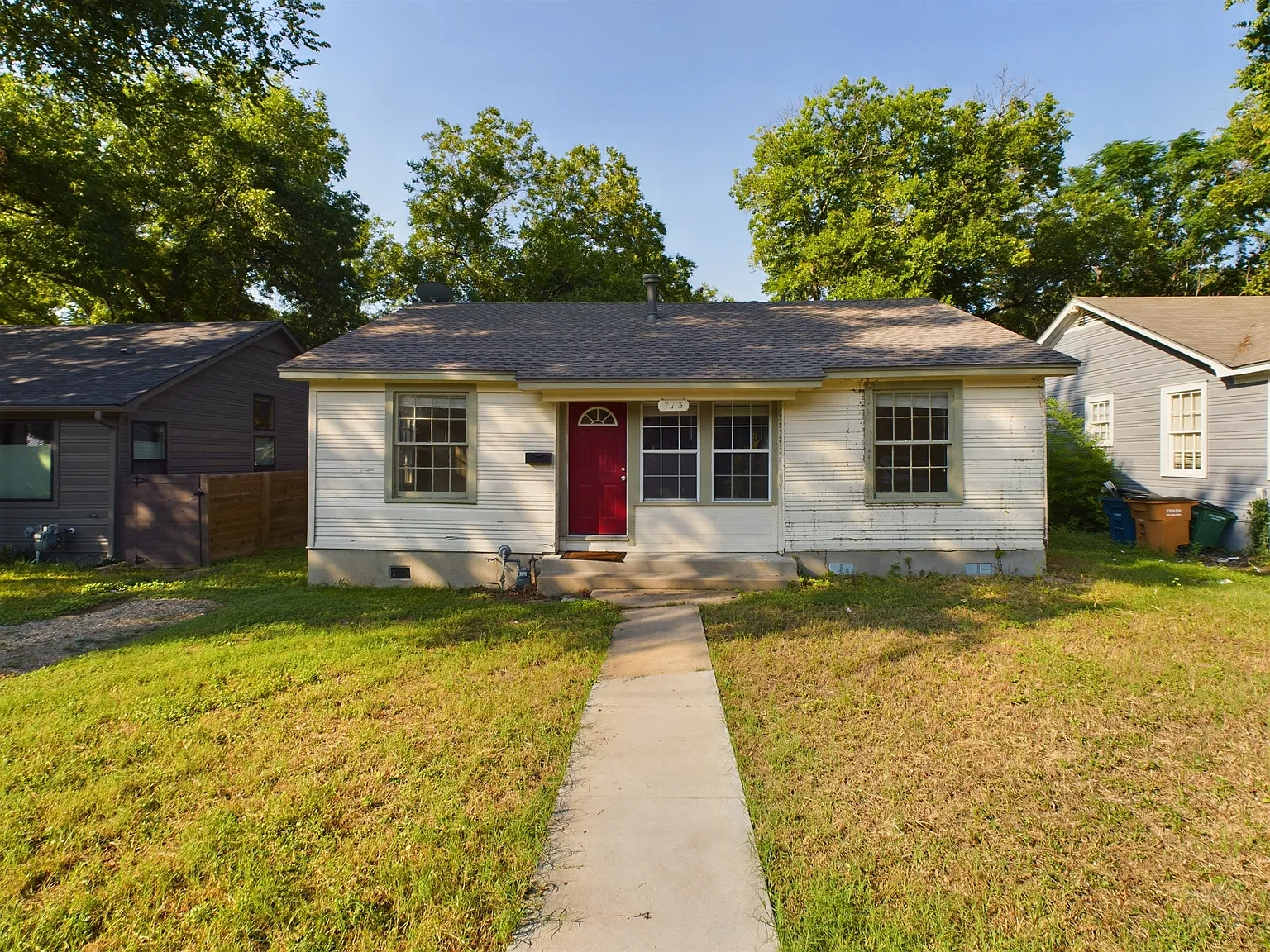 713 Harris Ave — Photo 1