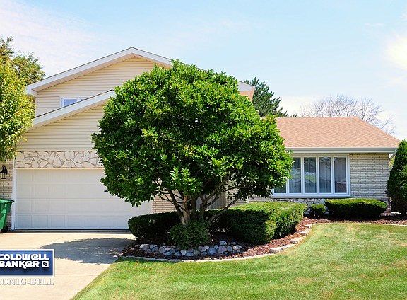 2nd image of 15555 S Willow Ct