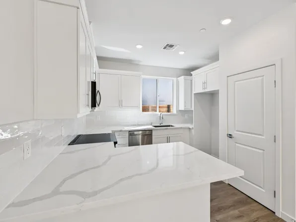 6441 Ventris Walk, Sacramento, CA 95823