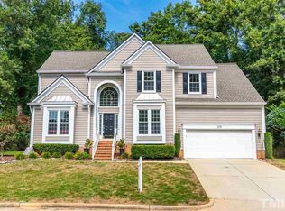 109 Strathburgh Ln, Cary, NC 27518