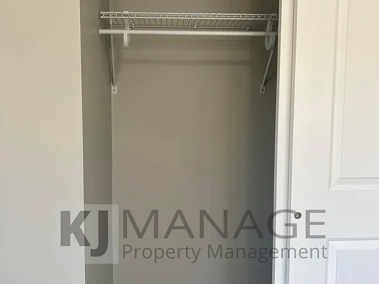 32443 Muskegon Ct — Photo 11