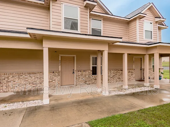 2002 20th St #402, Huntsville, TX 77340