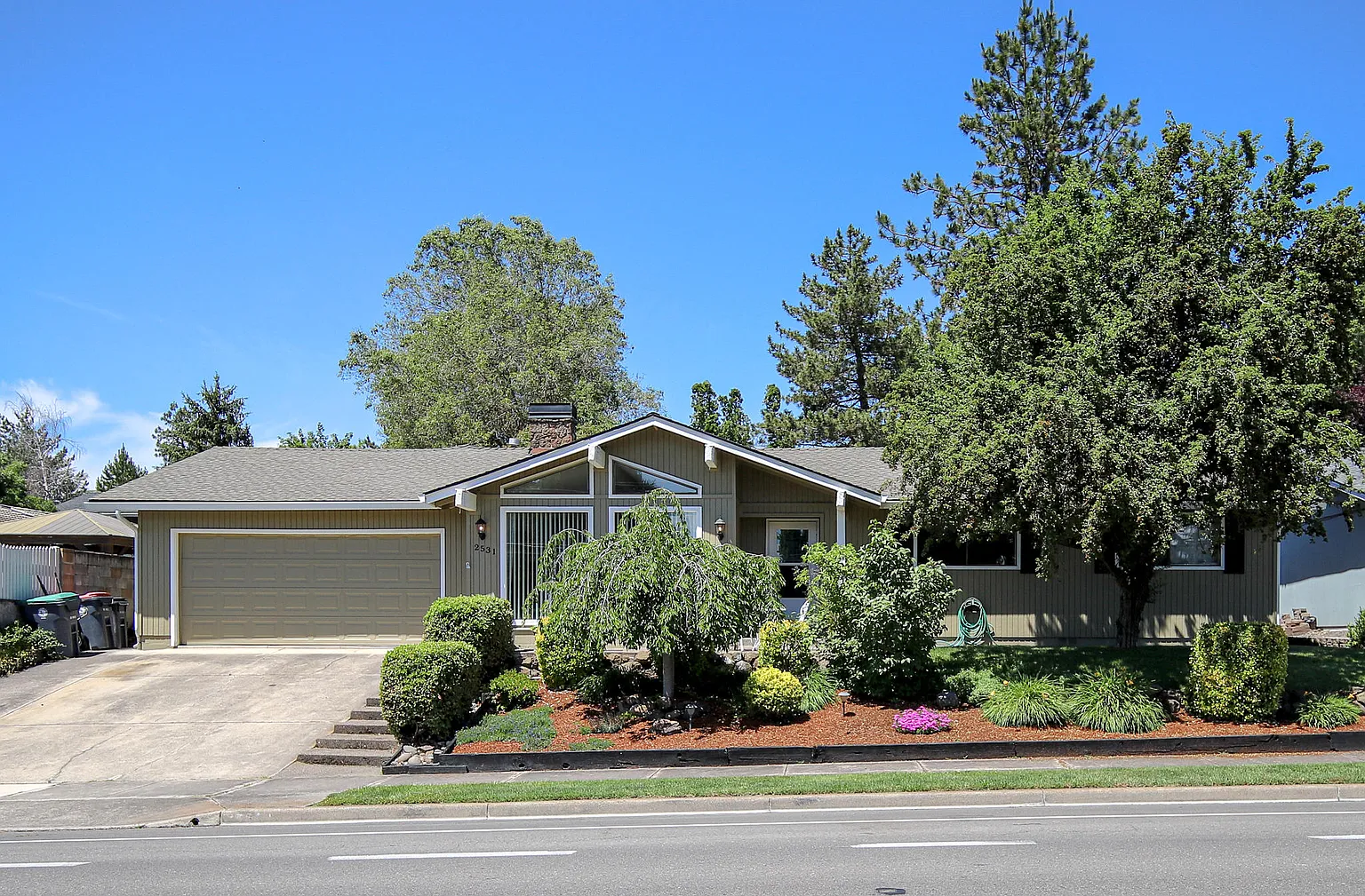 2531 Cedar Links Dr photo 1