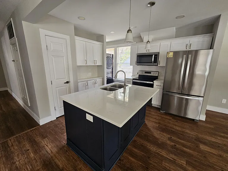 4 W Desoto St — Photo 11