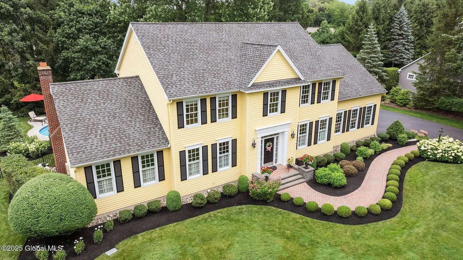 4 Graystone Road photo 1