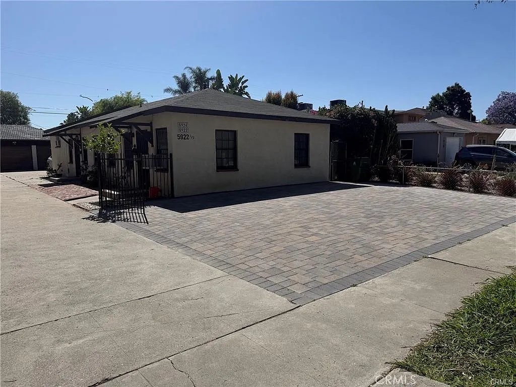 1 bed, 720 sqft, $2,200 — Photo 2