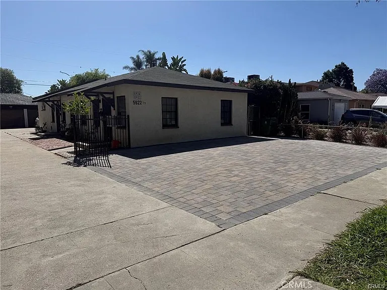 5922 Colfax Ave — Photo 2
