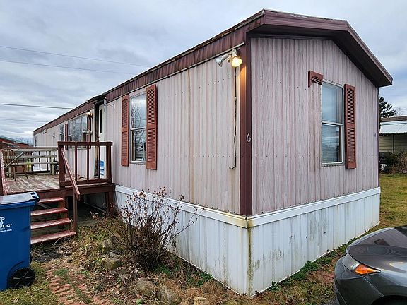 2nd image of 6 Jacqueline Dr