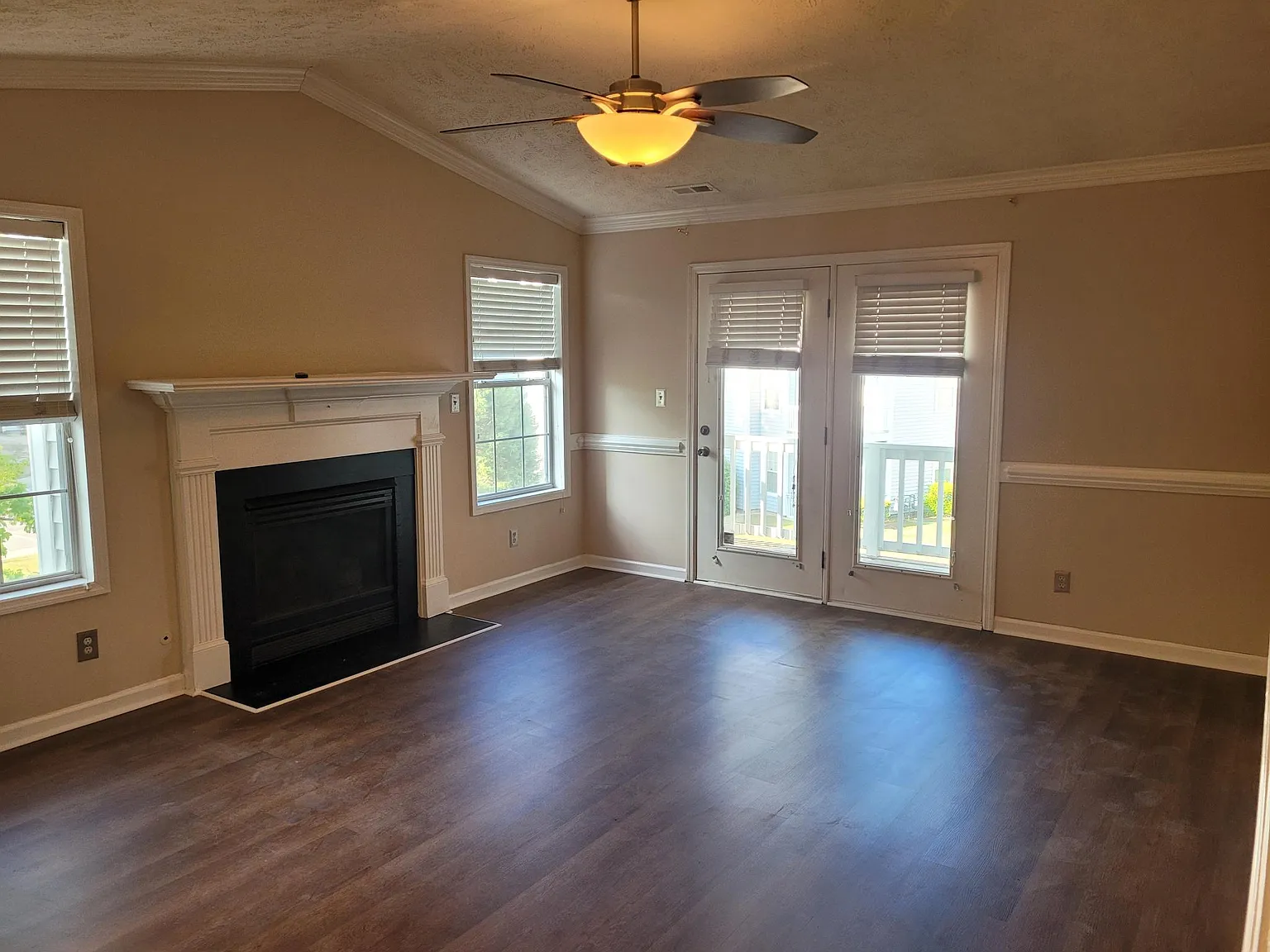224 Waterdown Dr — Photo 3