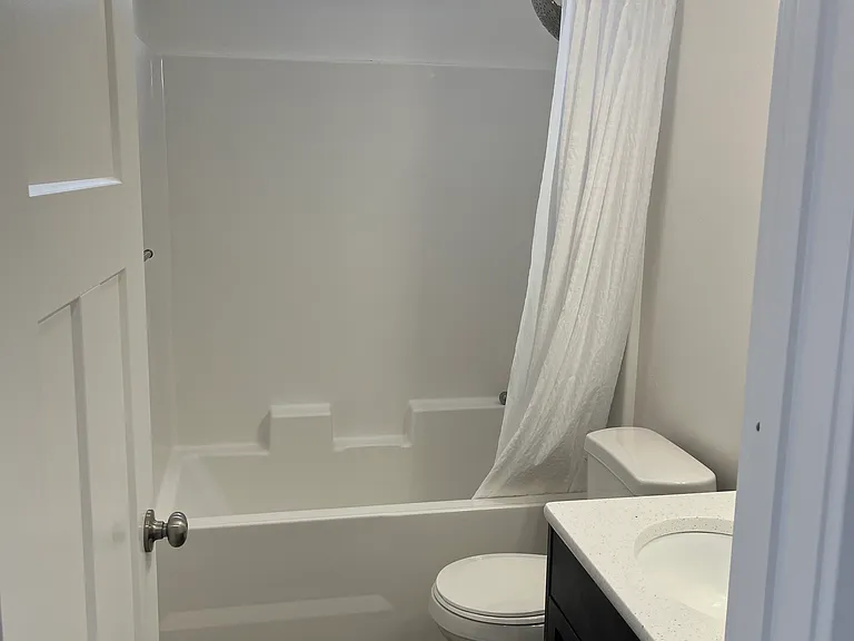 685 W Roxbury St — Photo 12