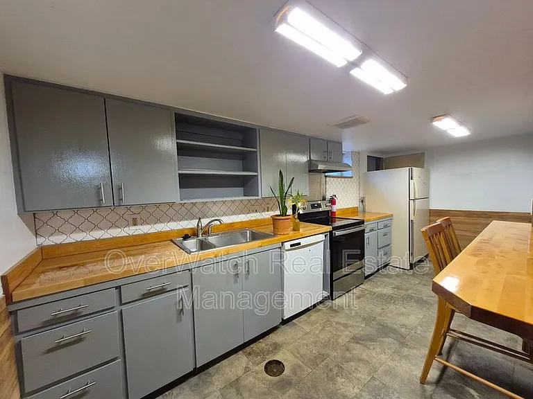 1403 Valarian St #B — Photo 4