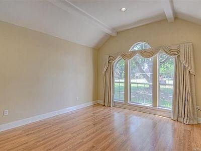 5th image of 203 S Parkridge Dr