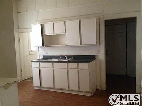 3rd image of 1202 NW 14th St