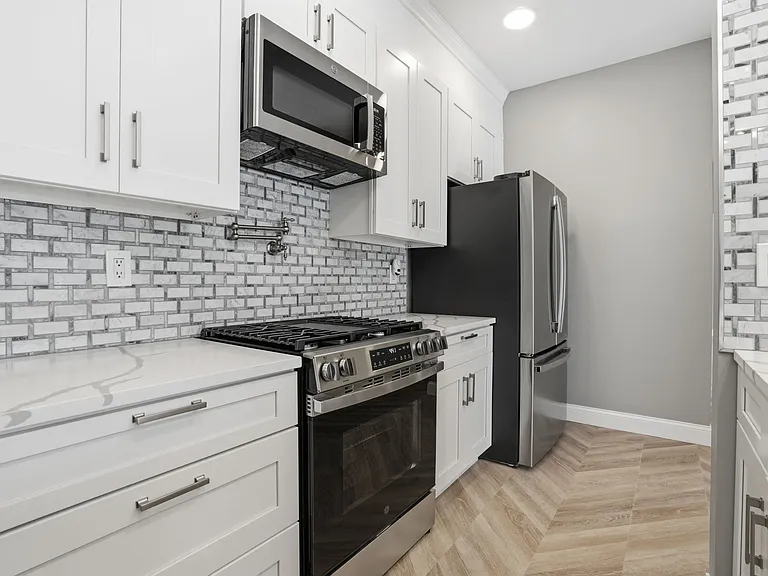 182 Gay St #110 — Photo 9