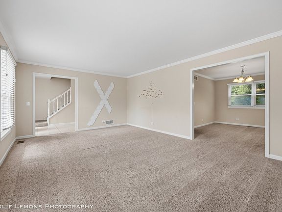 2nd image of 859 Evergreen Ave
