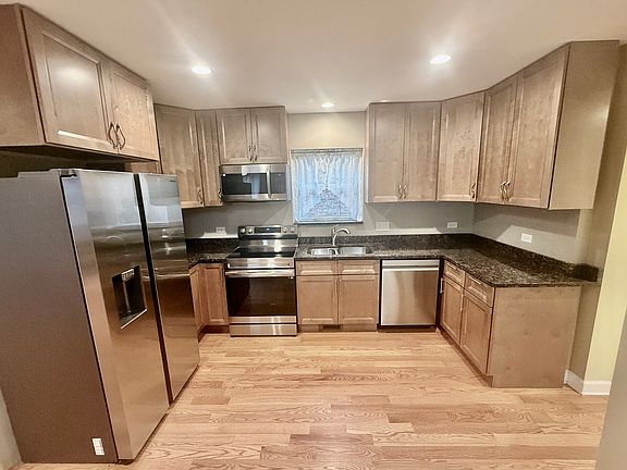 3rd image of 3337 N Orange Ave