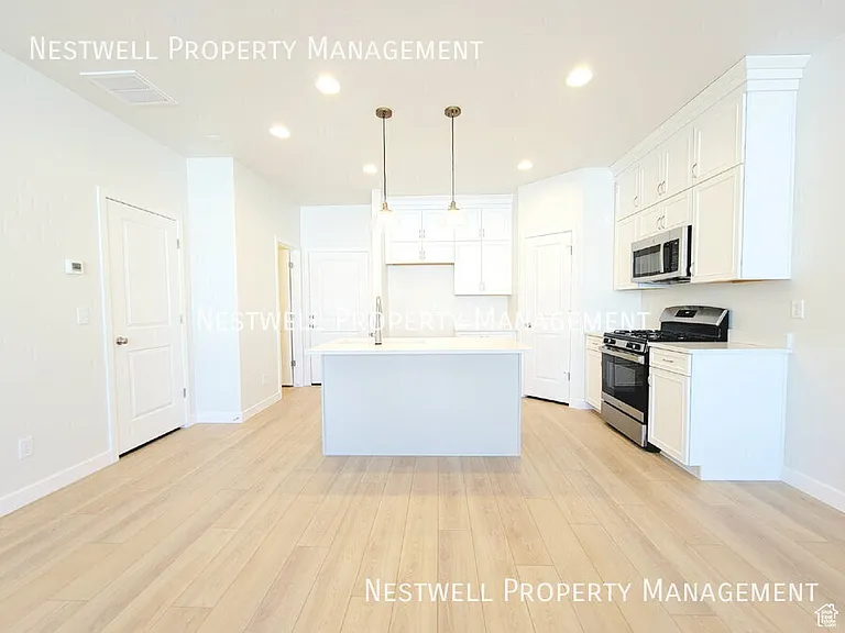 3728 S 3300 W — Photo 3
