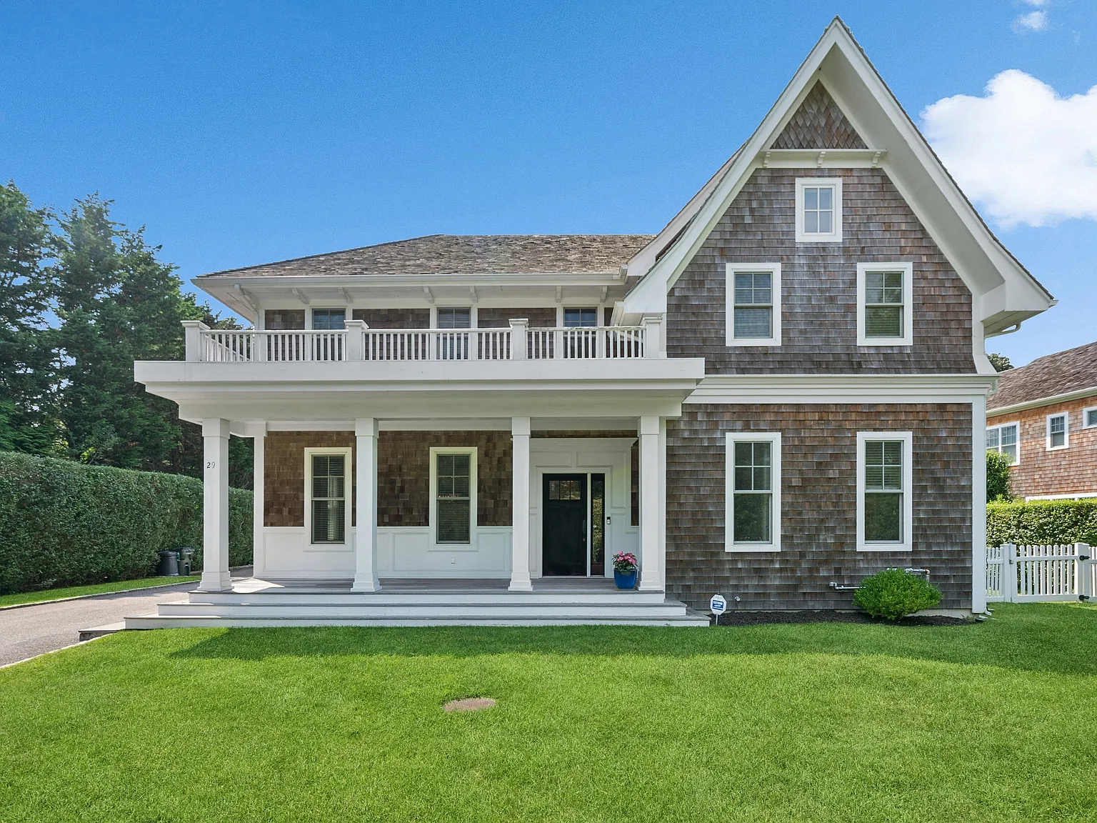 Charming Southampton Village Rental - Prime Location! — Photo 2