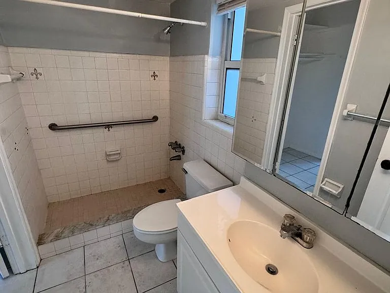1001 SE 16th St #1 — Photo 8