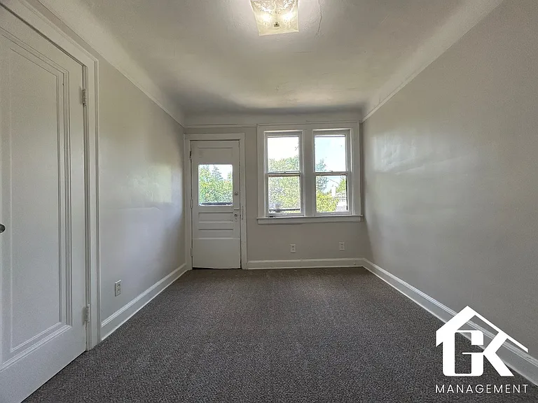 20445 Stratford Rd — Photo 11