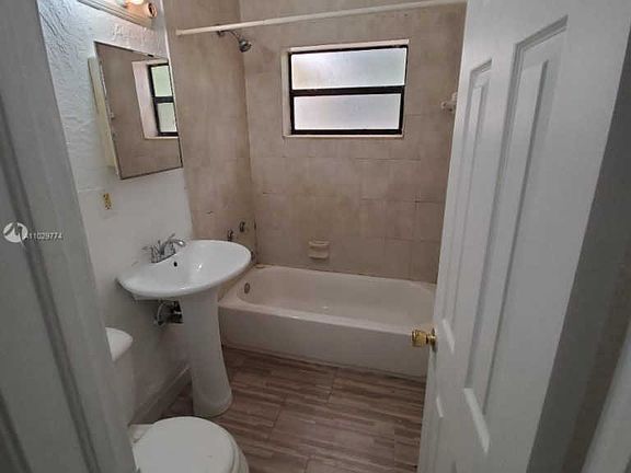 2nd image of 1557 NW 15th Ave