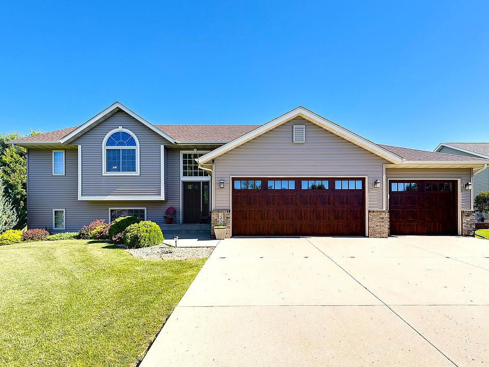 1st image of 2410 Fox Hollow Ln